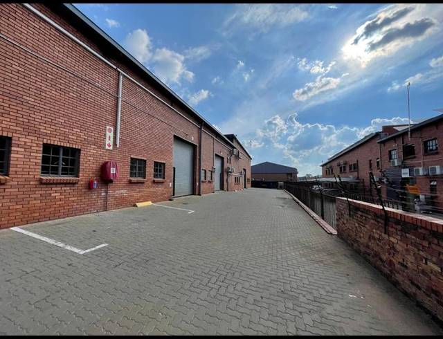 INDUSTRIAL PROPERTY TO RENT IN HENNOPSPARK